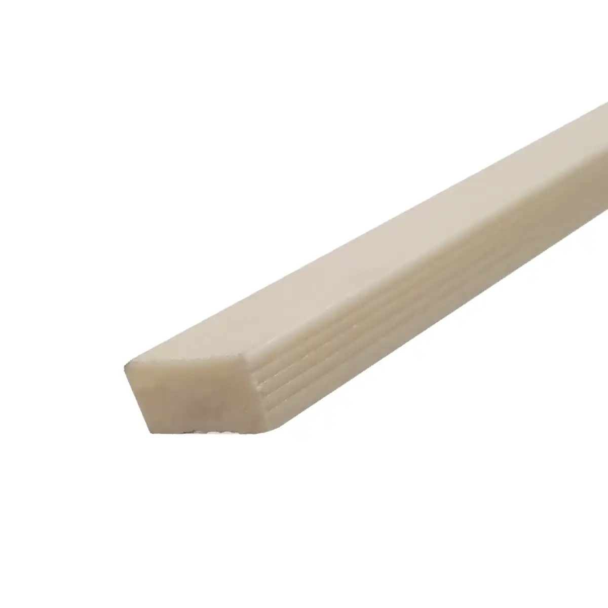 1015BLA-01.webp Cubrecanto PVC 7x14 mm Crema Tira 2.8 m - Image 1