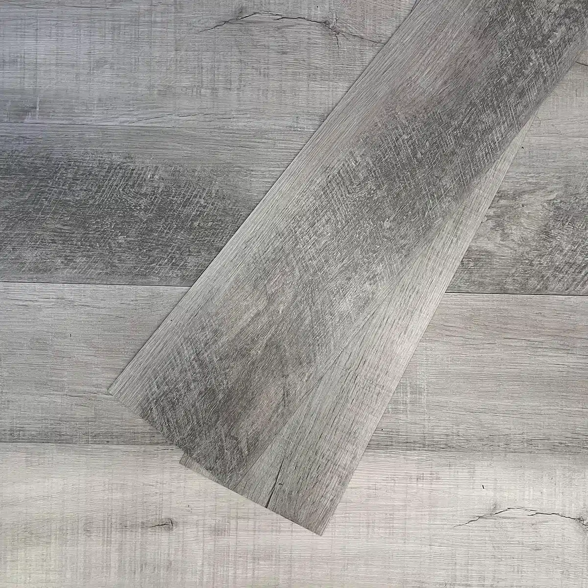 15C.webp Piso Vinílico Kflooring Gris GluQuant 2.3 mm LVT Tránsito Comercial Pegable 4.51m² - Image 1