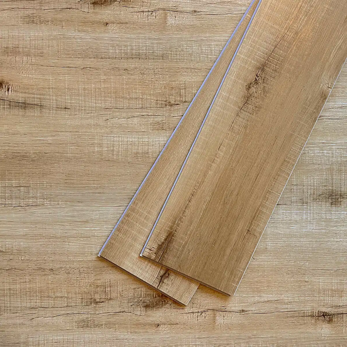 31C.webp Piso Vinílico Kflooring AquaS Roble Claro 4.5 mm SPC Tránsito Comercial Intenso Click 2,63 m² - Image 1