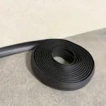 Zócalo Sanitario Curvo Negro Mediano CleanBase Frigg 3.5 cm 30m - Image 3