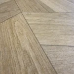 Piso Vinílico Autoadhesivo en Rollo Vinilhome Dubai 1.5 mm LVT Tránsito Residencial Frigg 1.8m² - Image 3