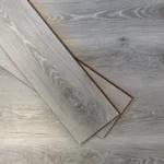 Piso Flotante Frigg AquaPrime Gris 9.5 mm HDF Simil Madera Alto Tránsito 2.38 m² Caja