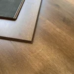 Piso Flotante Frigg Waterblock Roble Aconcagua 8 mm HDF Tránsito Comercial Click 2.44m² - Image 3