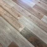 Piso Vinílico Kflooring Roble GluQuant  2.3 mm LVT Tránsito Comercial Pegable 4.51m² - Image 3