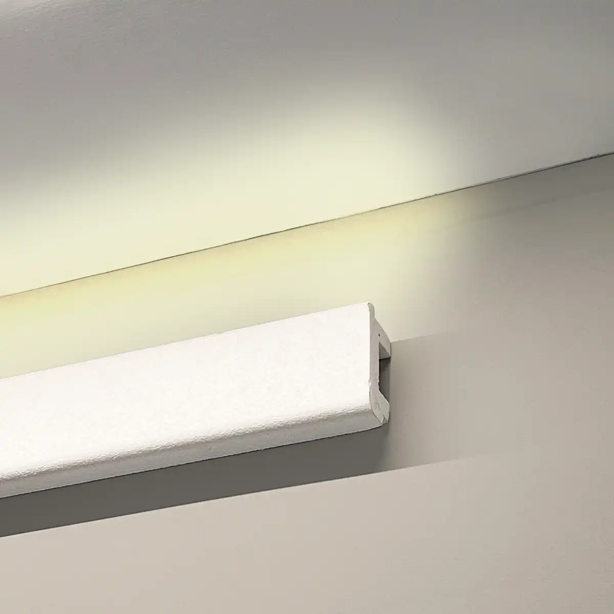 TECF02D30-Luz.webp Moldura Funcional LED 121x58 mm EPS Blanco Tira 2 m - Image 1