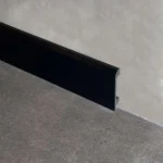 Zócalo Frigg Prisma Negro EPS Antihumedad 10 cm